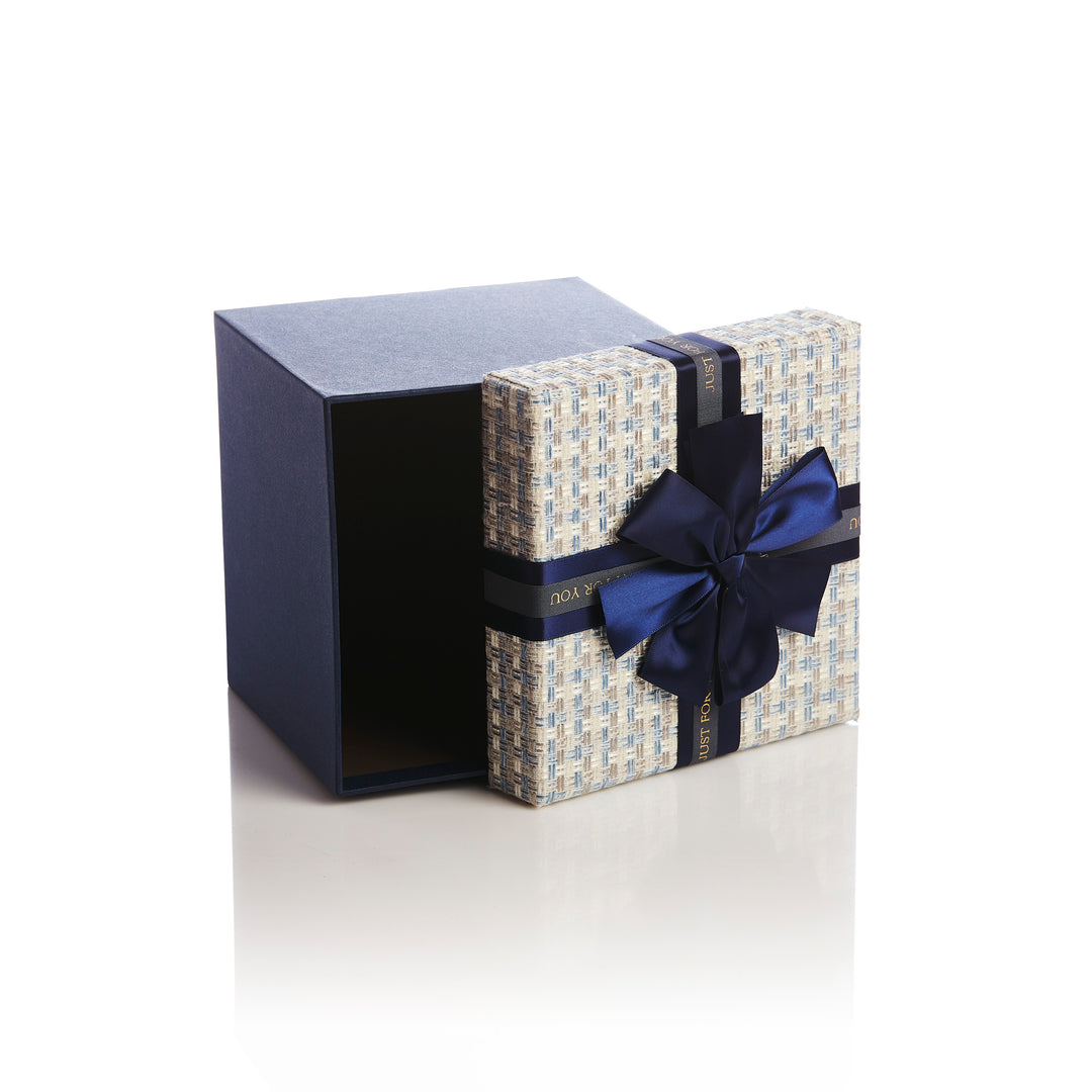 Cutie patrata cub albastra sau gri huge capac bej funda mare satin