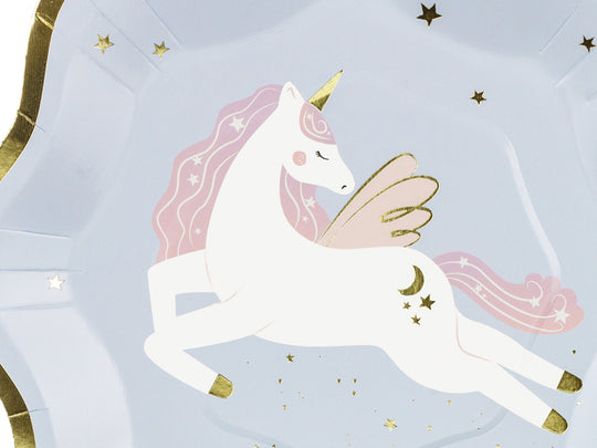 Party plates with unicorn