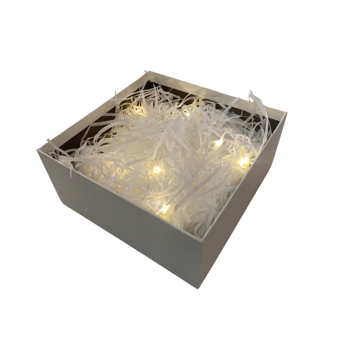 UmpIutura franjuri alb cu luminite